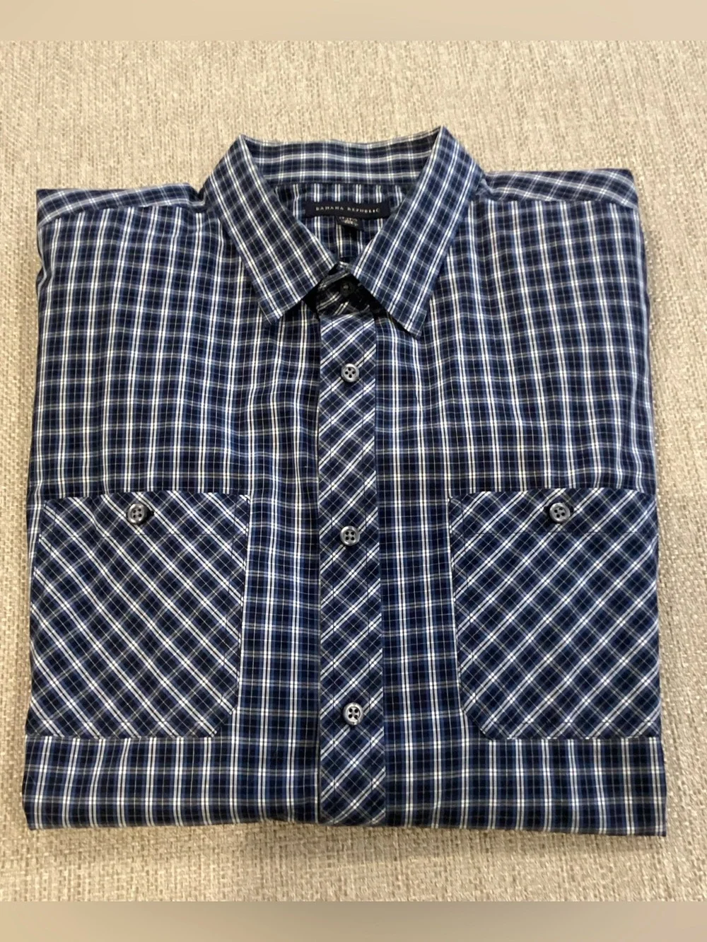 Banana Republic Men's Blue and White Plaid Short Sleeve Button-Down Shirt XL